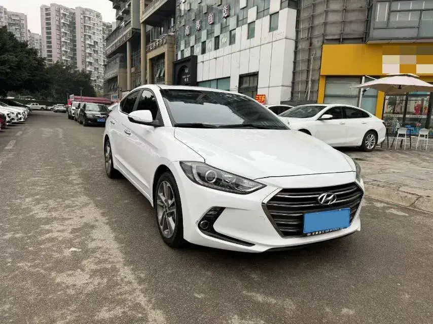 2016 HYUNDAI ELANTRA thumbnail 3