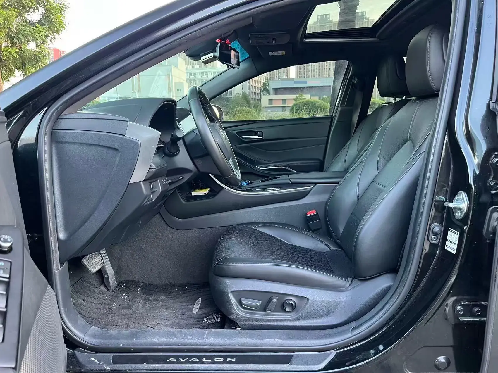 2019 TOYOTA AVALON thumbnail 4