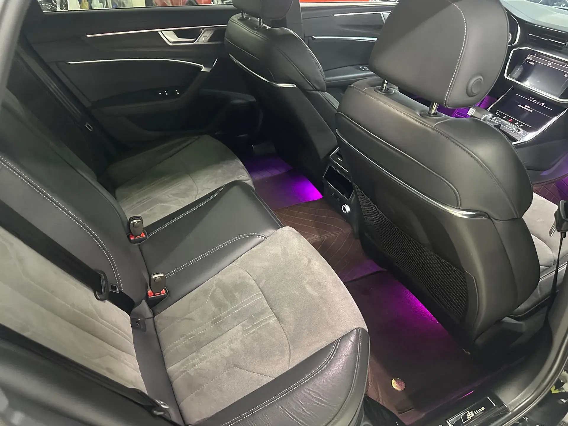 2024 AUDI A6L thumbnail 2