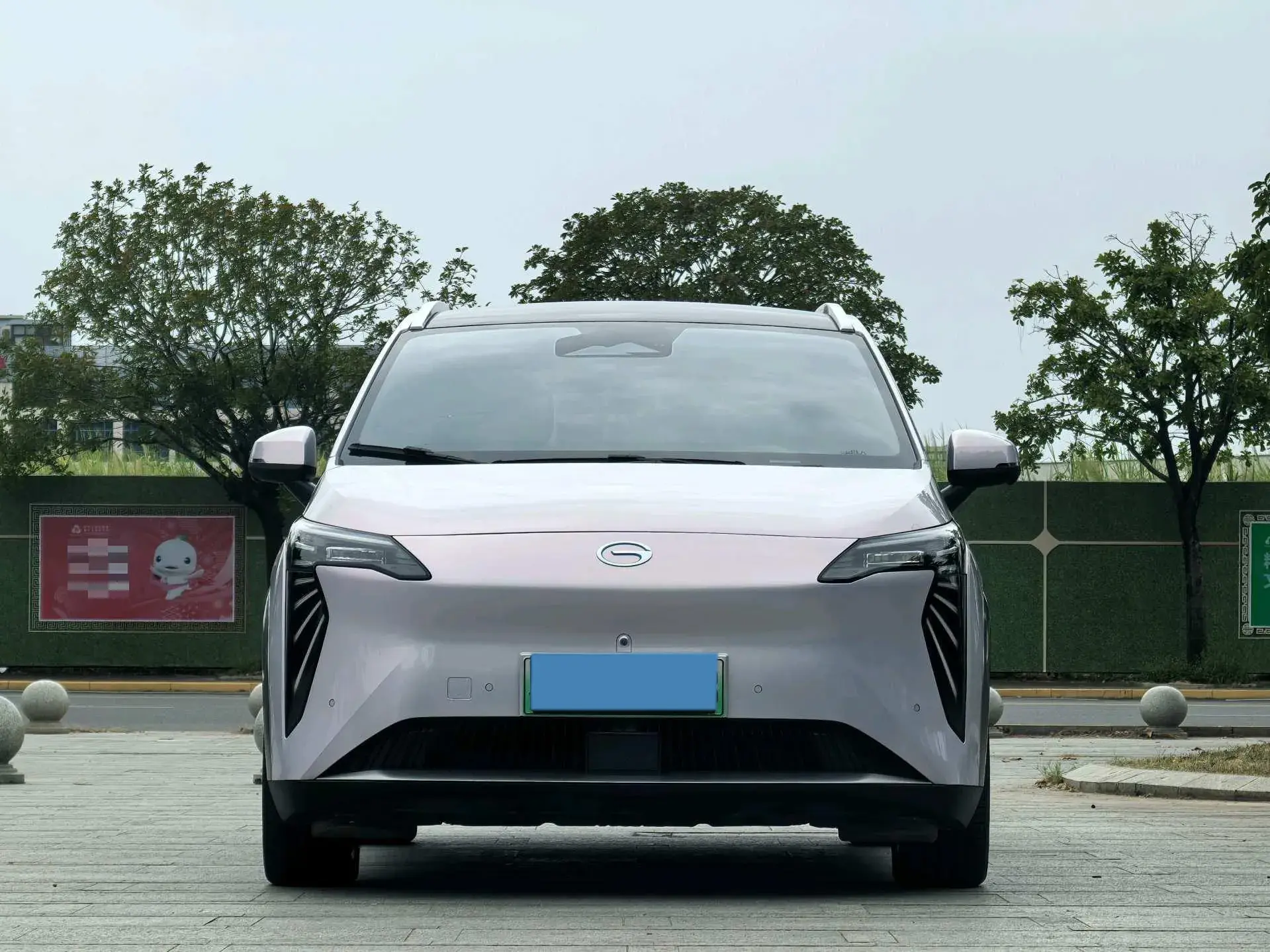 2023 AION Y thumbnail 2