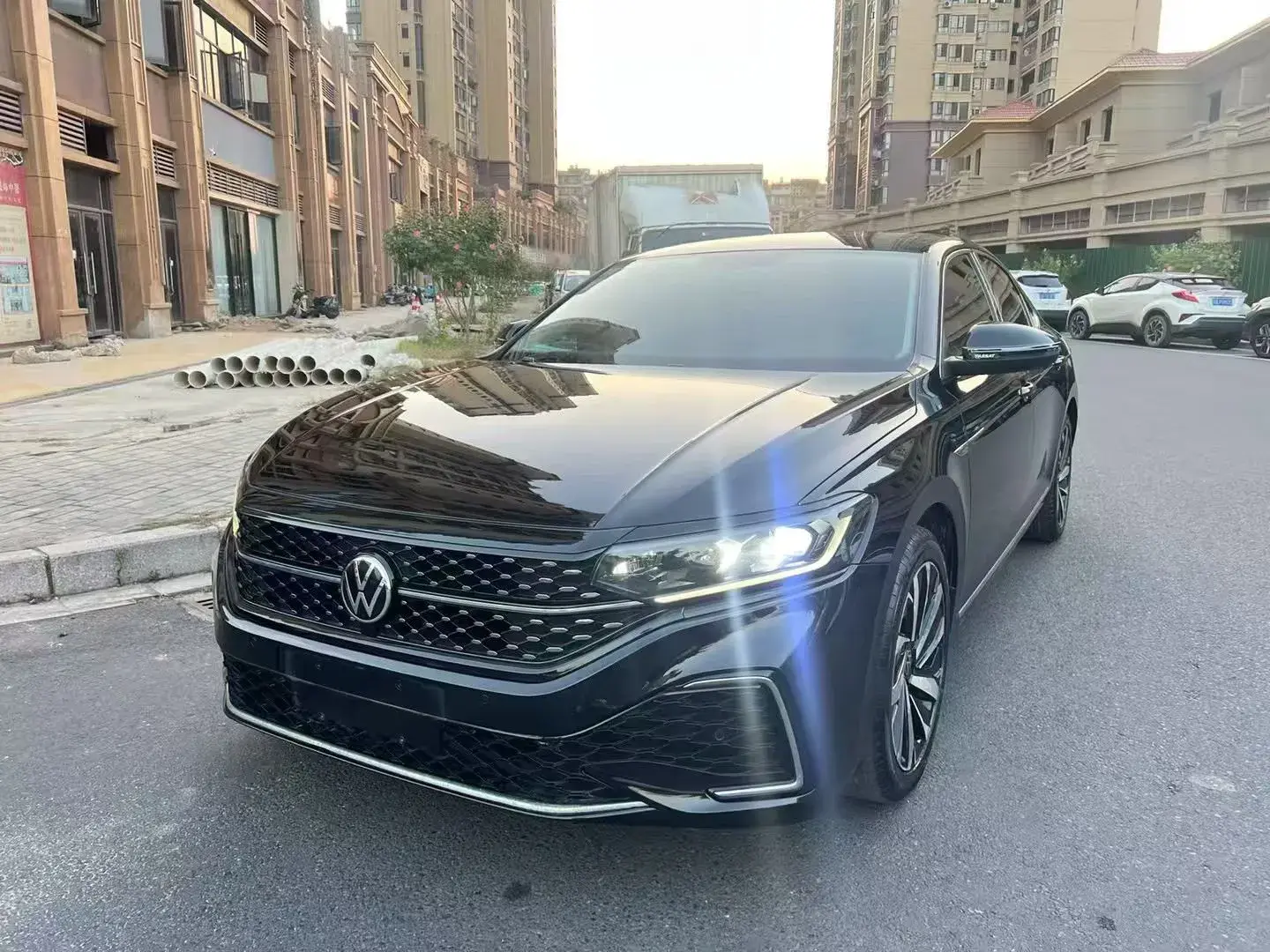 2022 VOLKSWAGEN PASSAT view 1