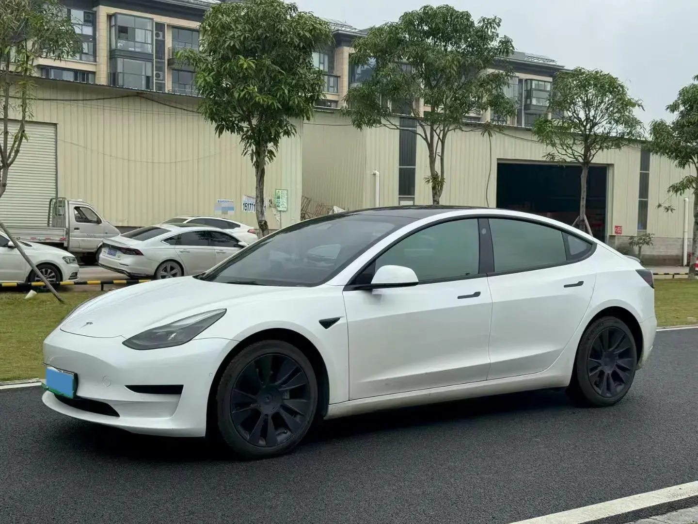 2022 TESLA MODEL view 1