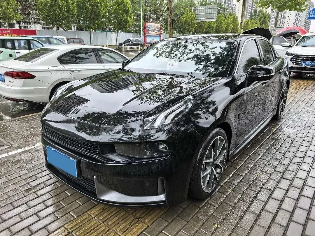 2022 LYNK&CO 03 view 1