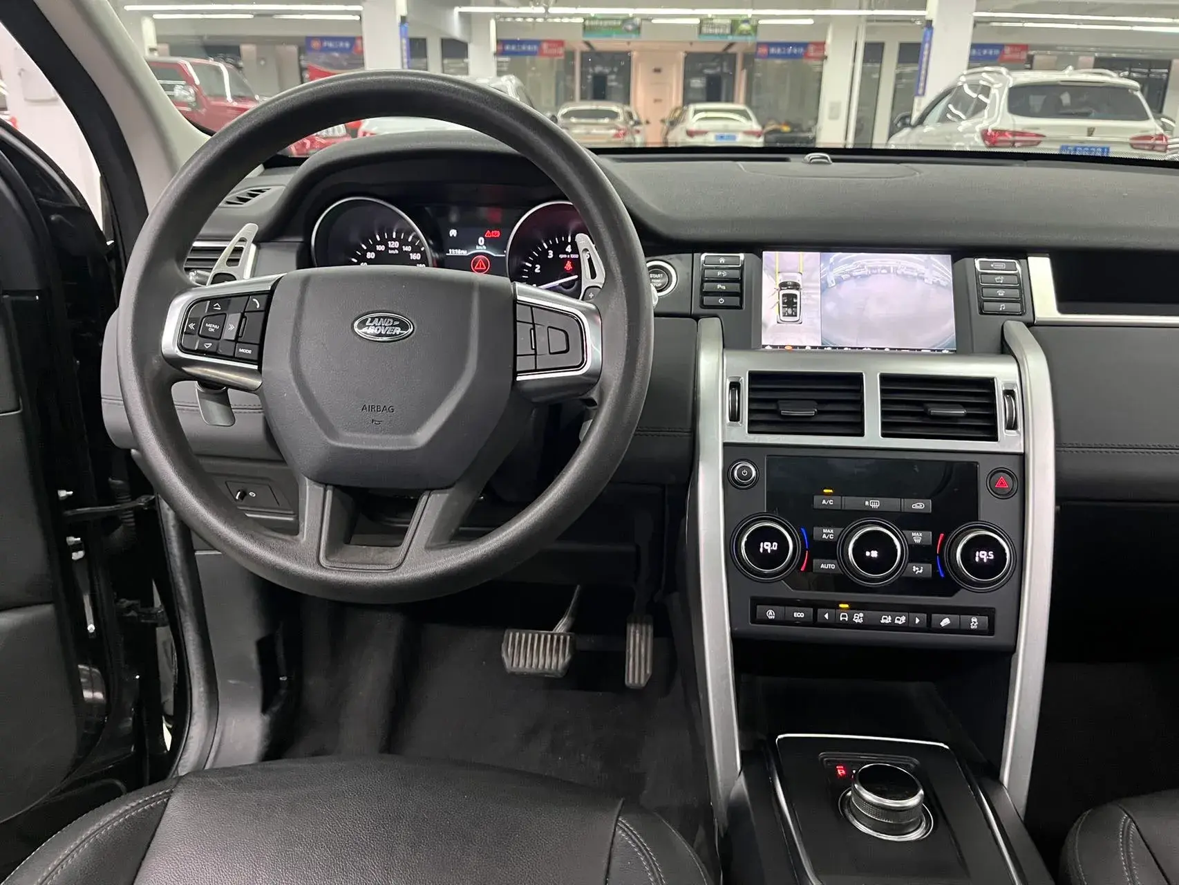 2018 LAND ROVER thumbnail 4