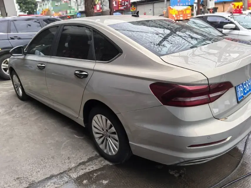 2021 VOLKSWAGEN LAVIDA thumbnail 4