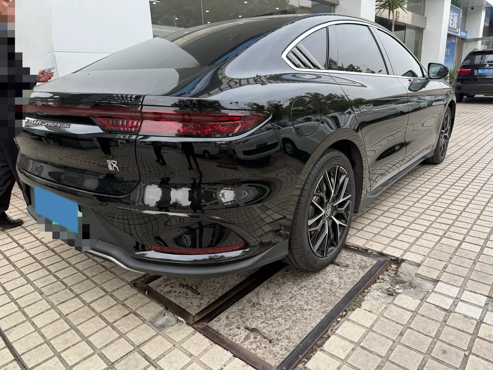 2025 BYD HAN thumbnail 4