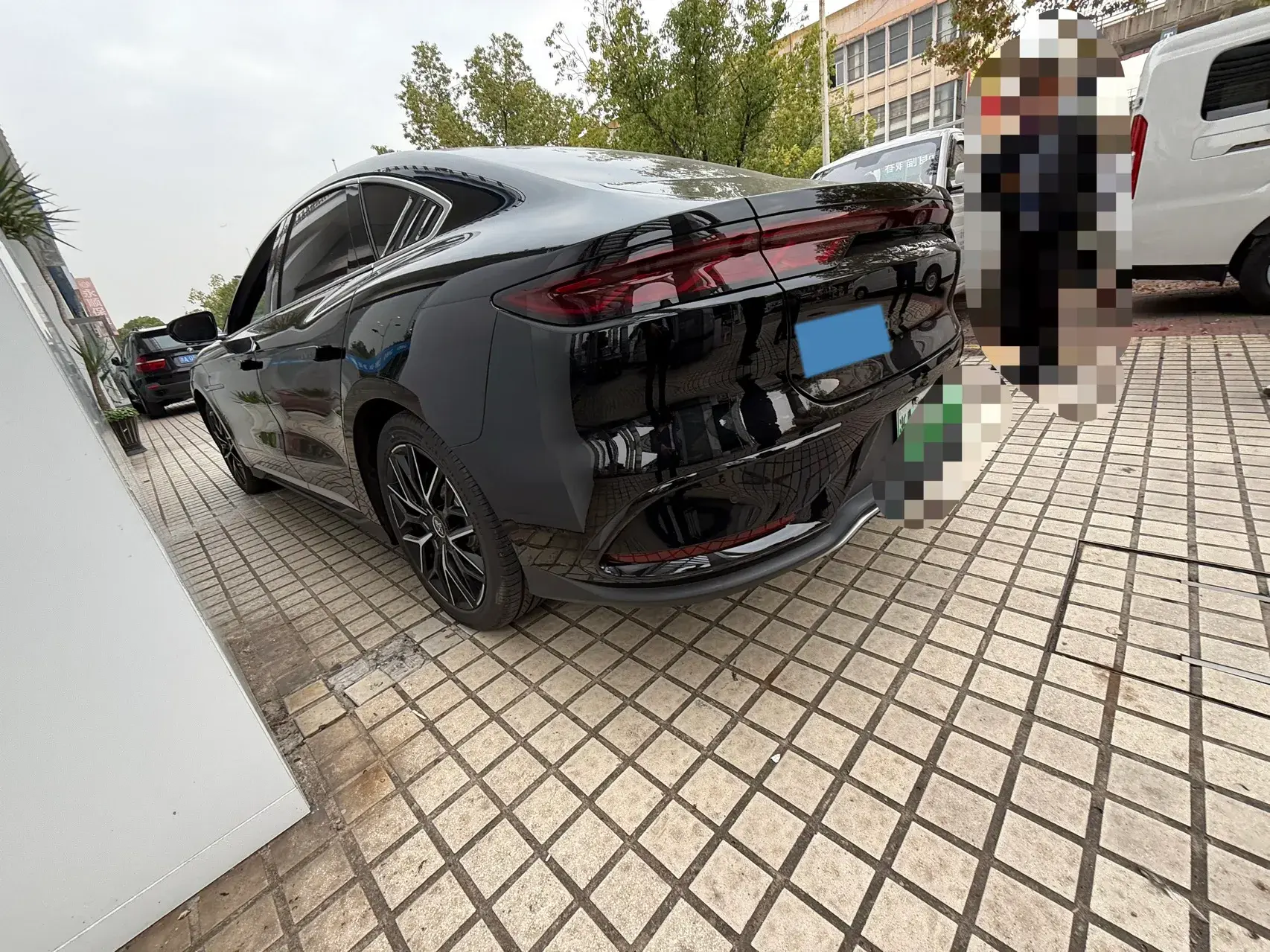 2025 BYD HAN thumbnail 3