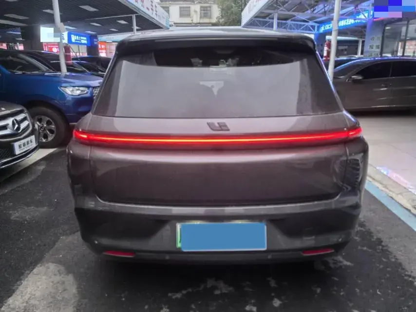 2023 LI L8 thumbnail 4