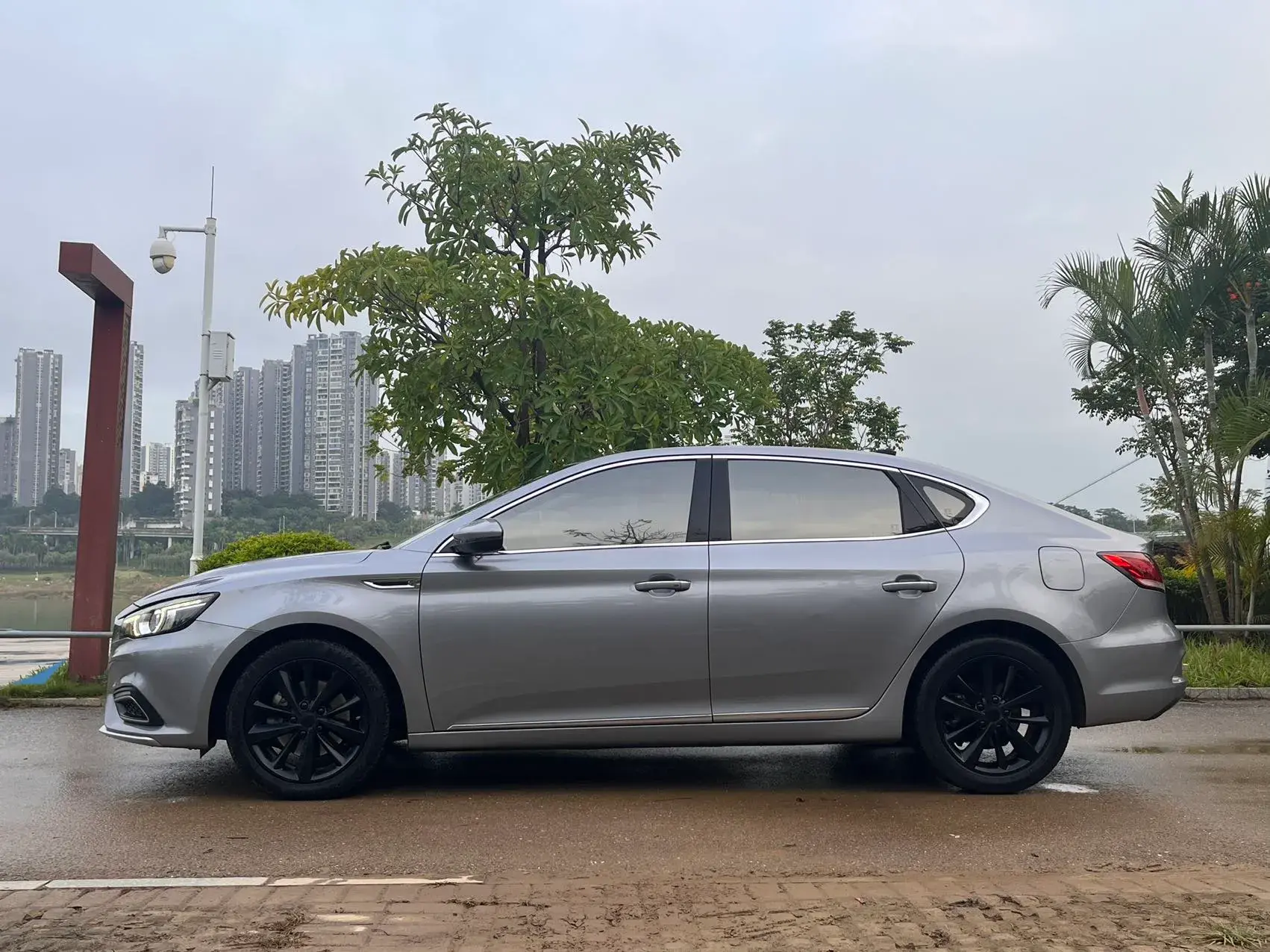 2019 MG MG6 thumbnail 4