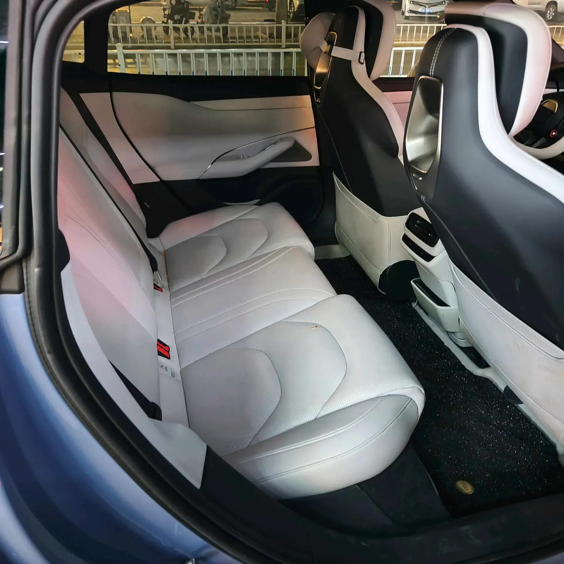 2024 MI SU7 thumbnail 4