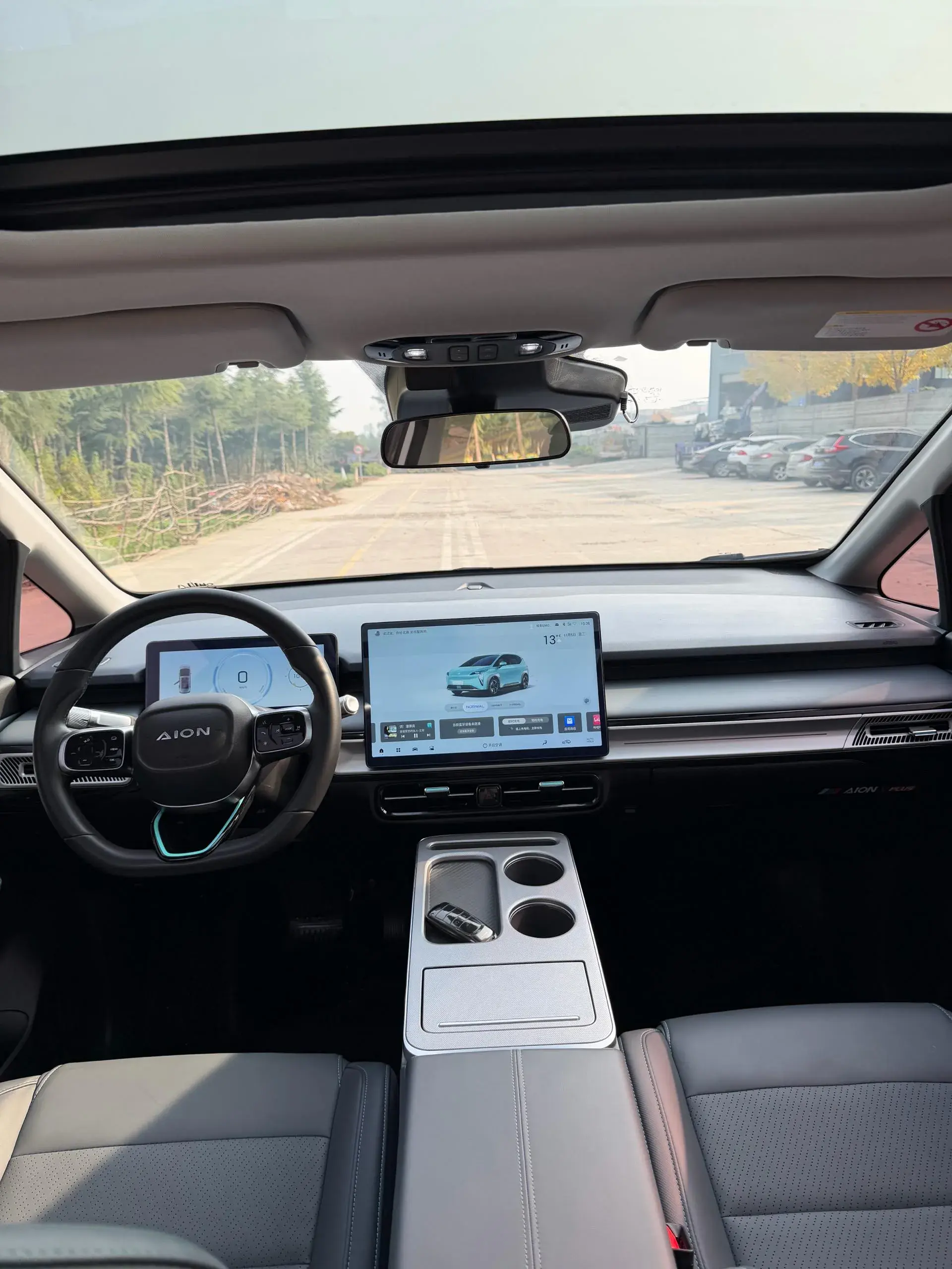 2023 AION Y thumbnail 4