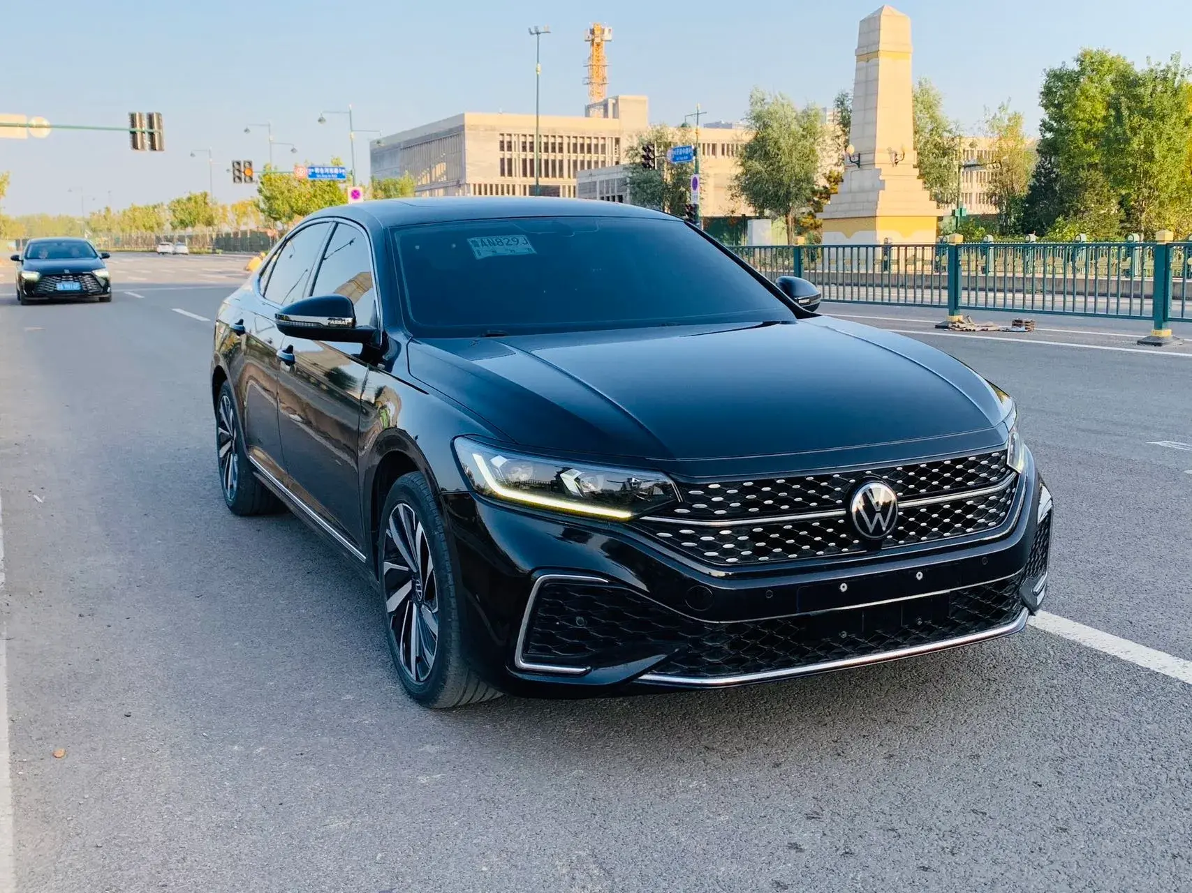 2023 VOLKSWAGEN PASSAT thumbnail 3