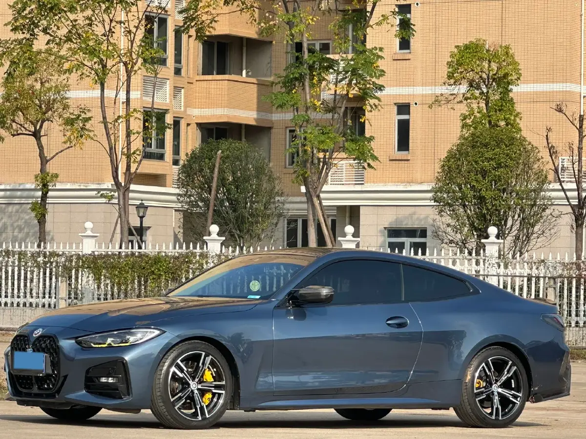 2022 BMW 8 Series 3.0T 333HP L6 8AT