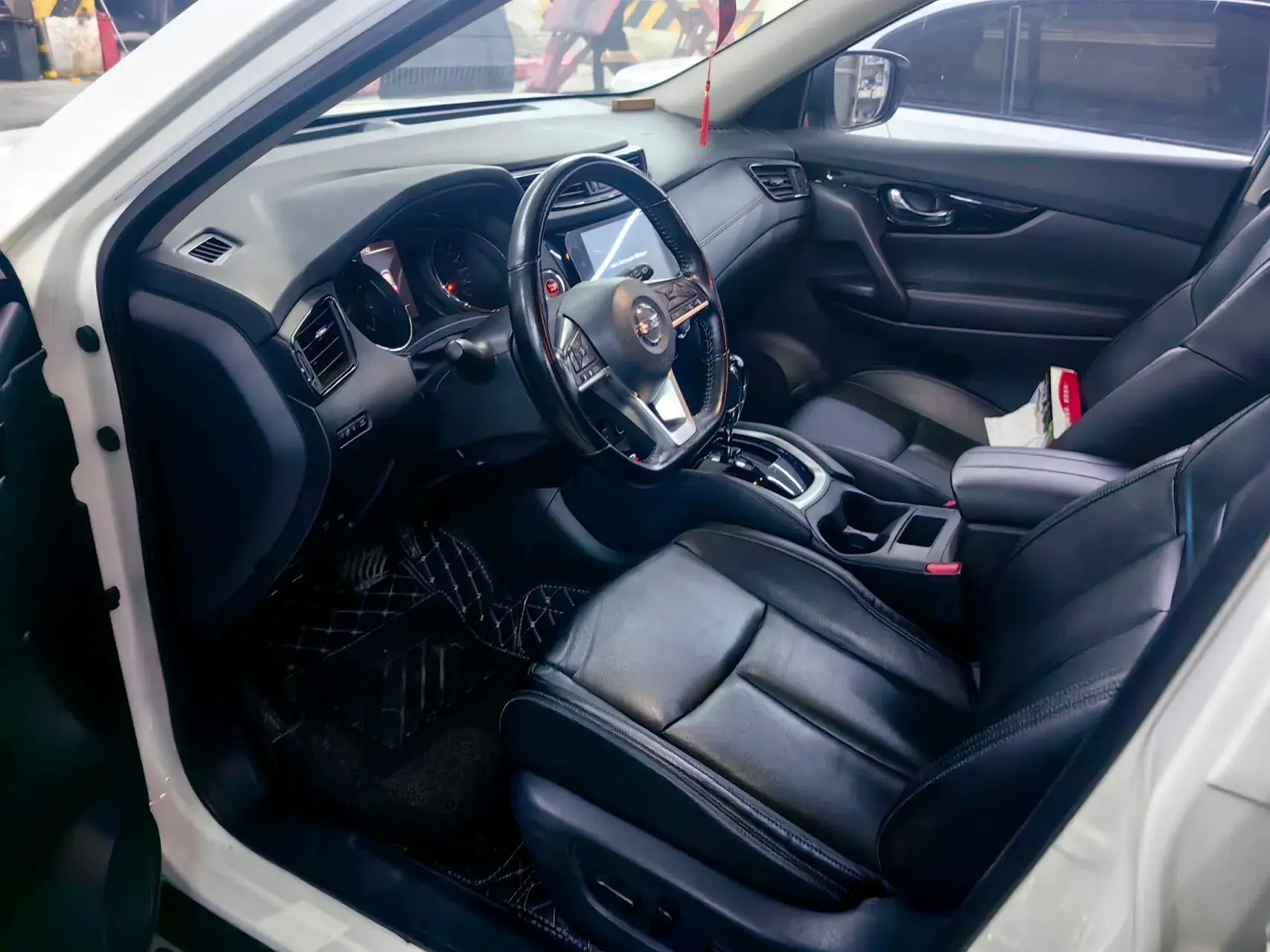 2020 NISSAN X-TRAIL thumbnail 2