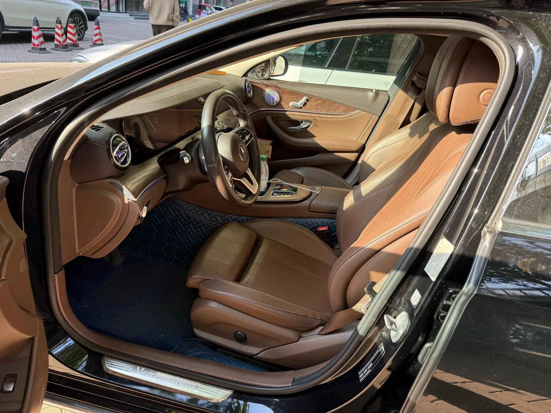 2020 MERCEDES-BENZ E thumbnail 3