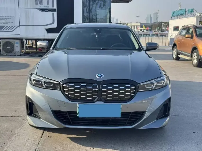 2024 BMW i3 BEV 70KWH,autocango,china used car exporter,china ev exporter,chinese used car exporter,chinese used ev exporter