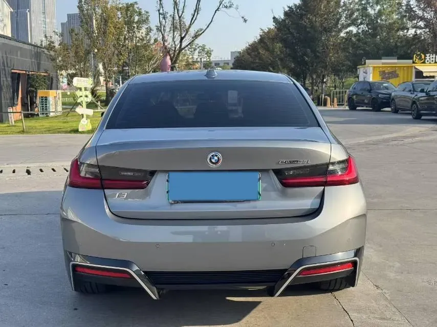 2024 BMW i3 BEV 70KWH,autocango,china used car exporter,china ev exporter,chinese used car exporter,chinese used ev exporter