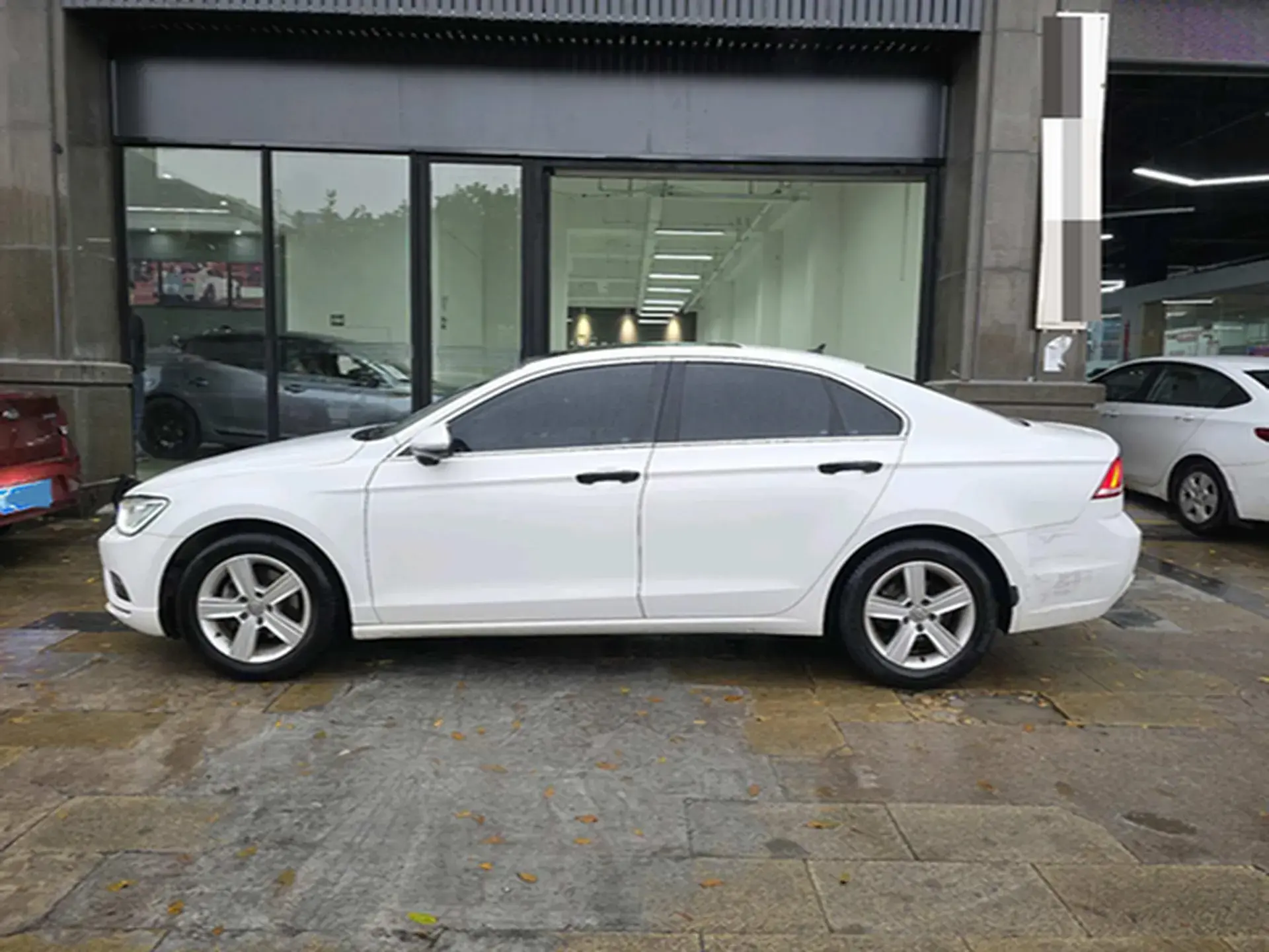 2018 VOLKSWAGEN LAMANDO thumbnail 2