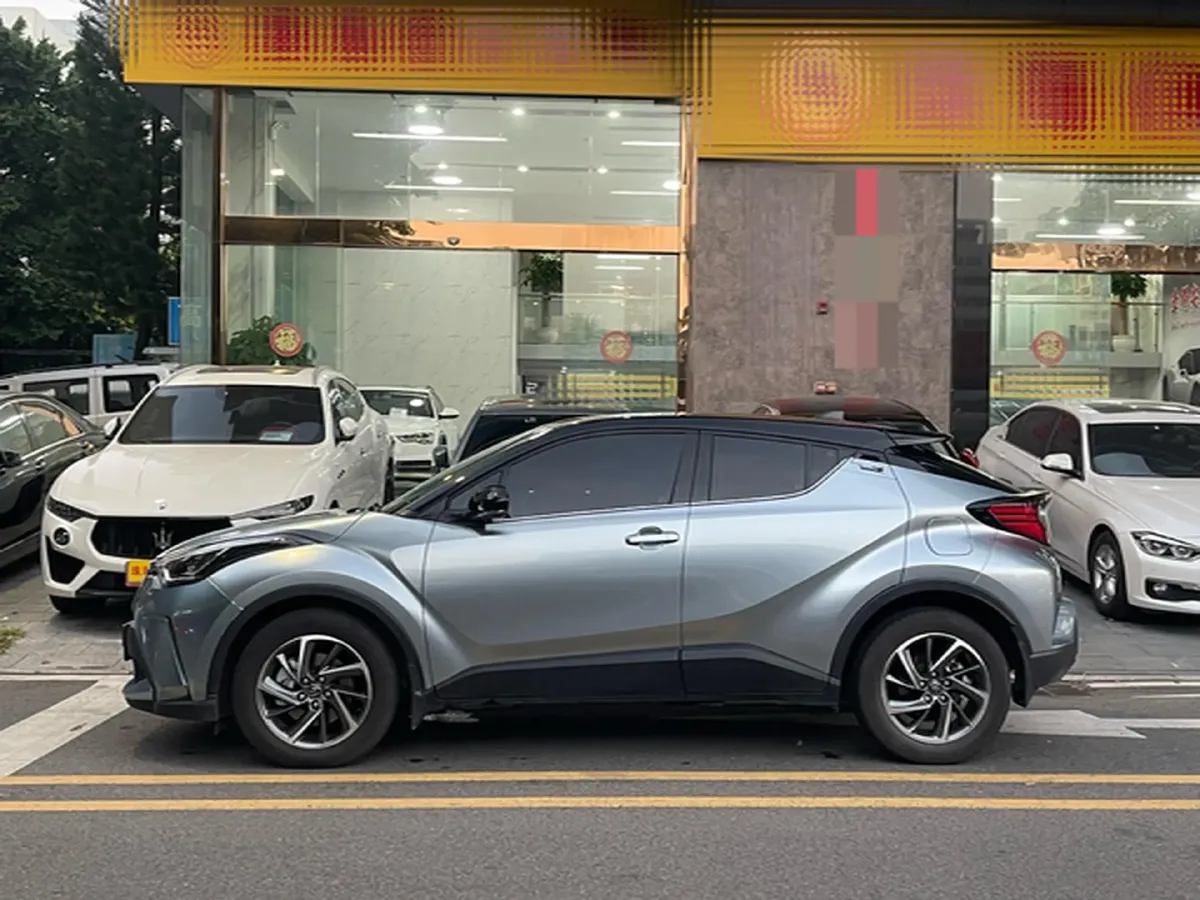 2023 Toyota C-HR 2.0L 171HP L4 CVT,autocango,china used car exporter,china ev exporter,chinese used car exporter,chinese used ev exporter