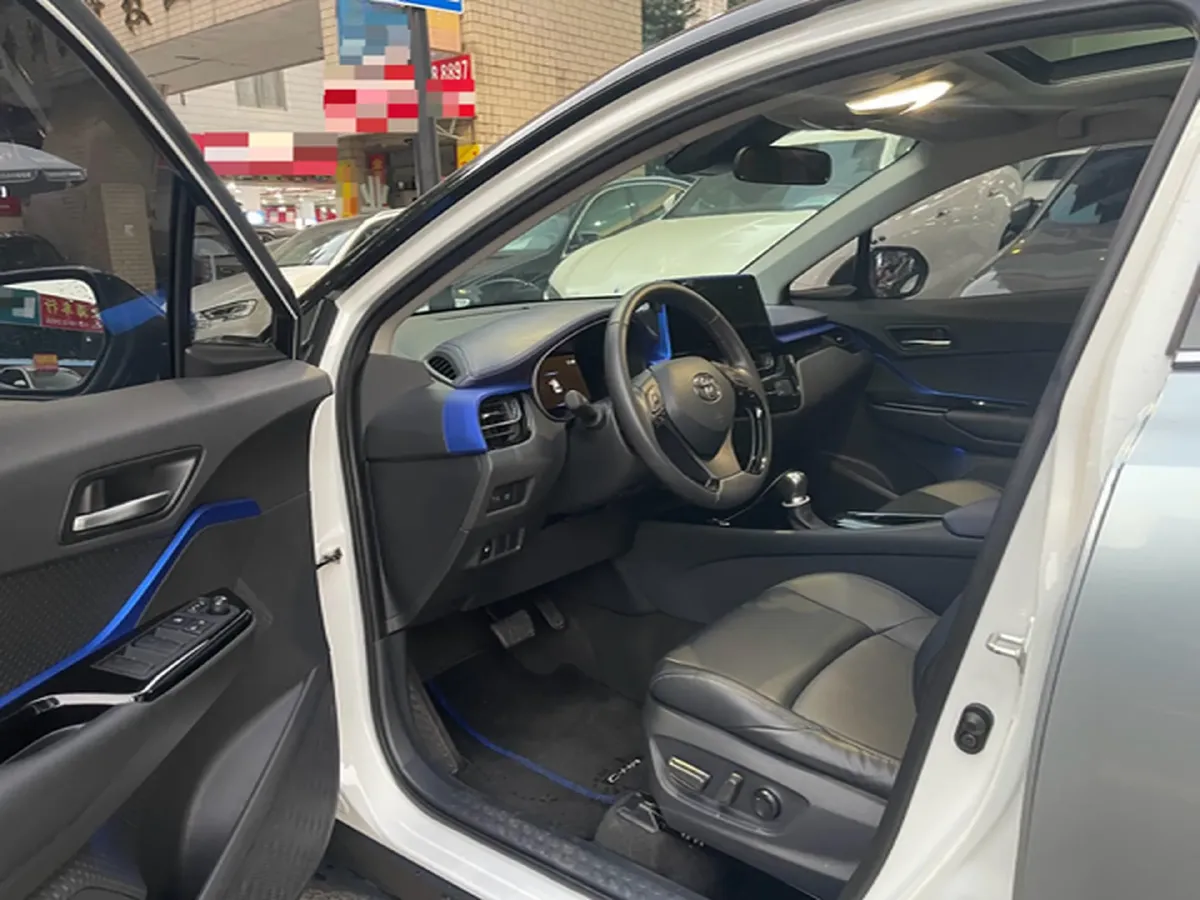 2023 Toyota C-HR 2.0L 171HP L4 CVT,autocango,china used car exporter,china ev exporter,chinese used car exporter,chinese used ev exporter