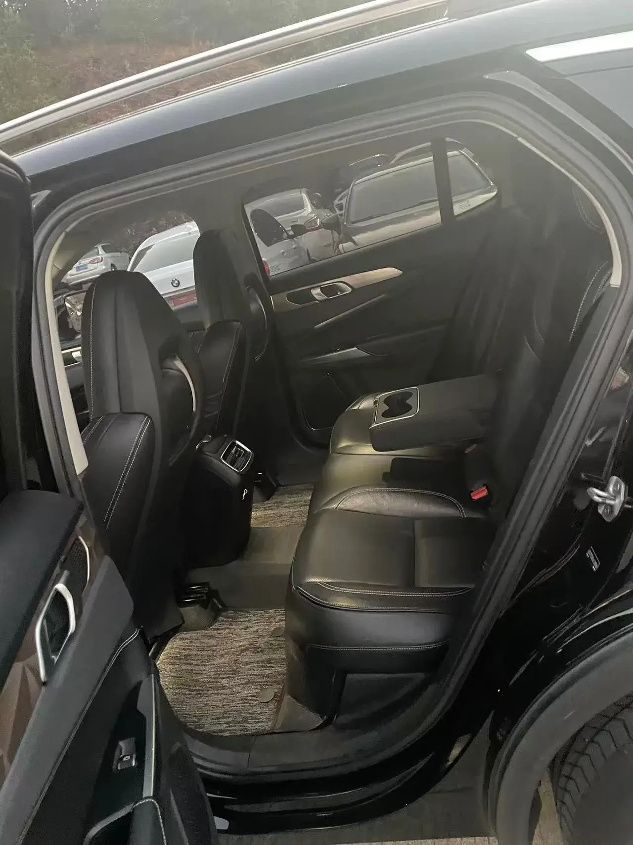 2019 LYNK&CO 01 thumbnail 4