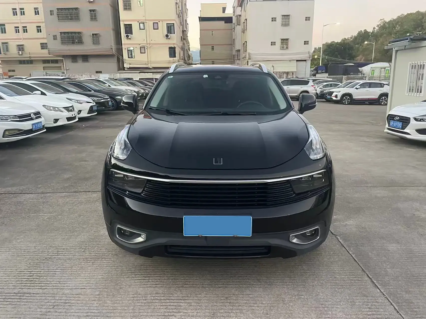 2019 LYNK&CO 01 thumbnail 2