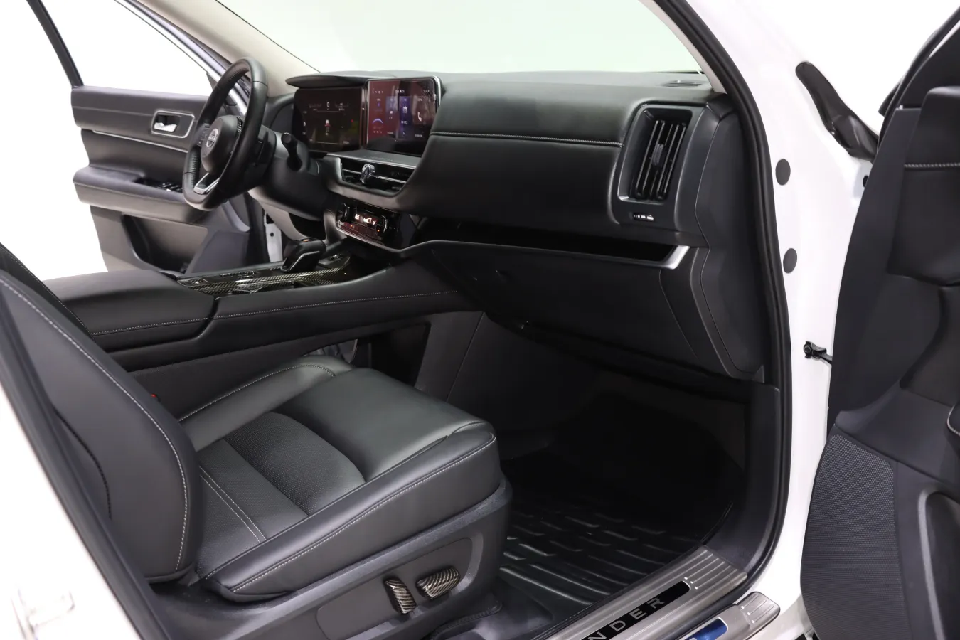 2024 Nissan Pathfinder 2.0T 252HP L4 9AT,autocango,china used car exporter,china ev exporter,chinese used car exporter,chinese used ev exporter