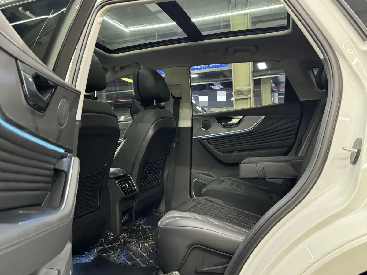 2023 HongQi HS5 2.0T 252HP L4 8AT,autocango,china used car exporter,china ev exporter,chinese used car exporter,chinese used ev exporter