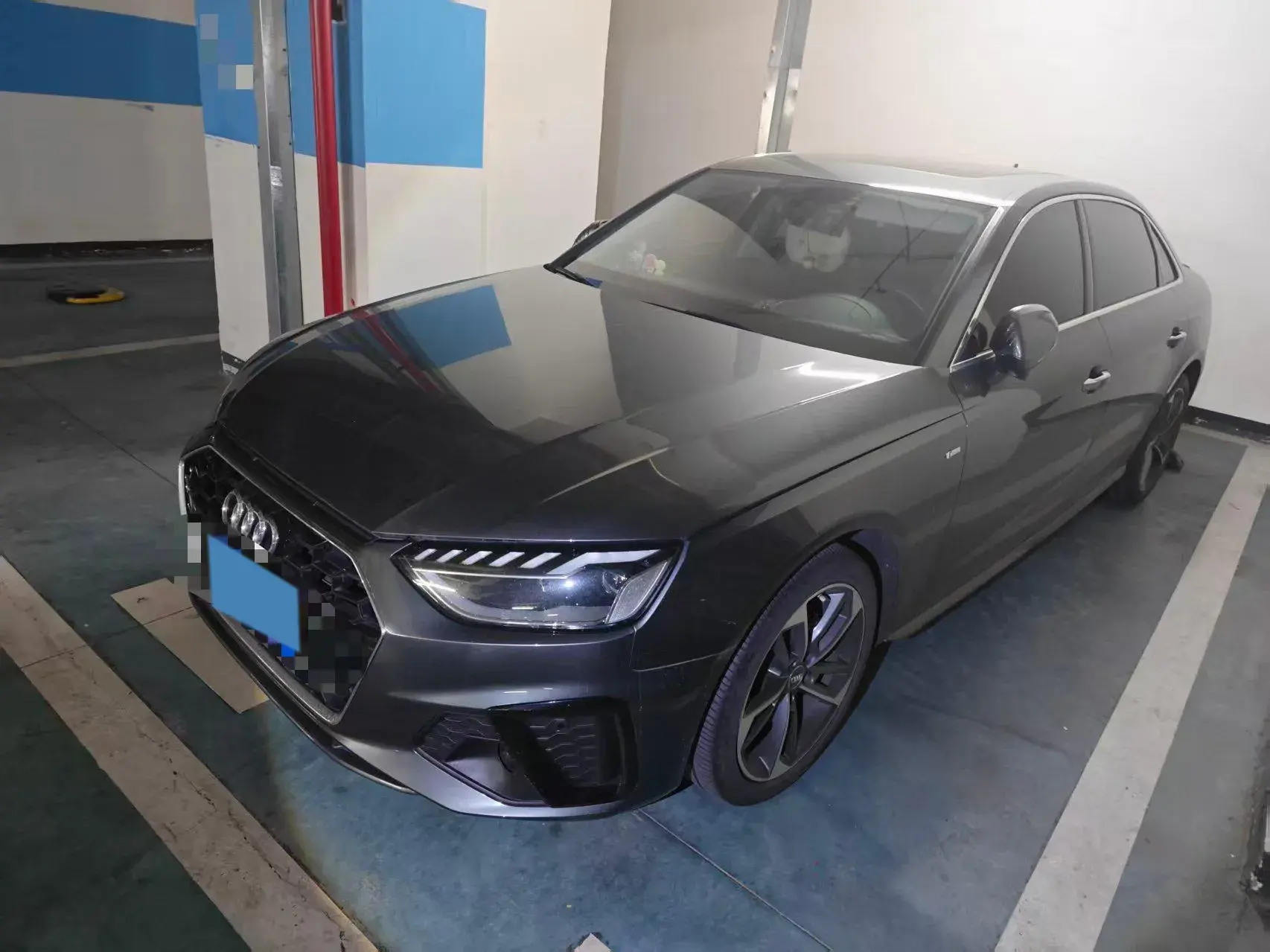 2020 AUDI A4L view 1