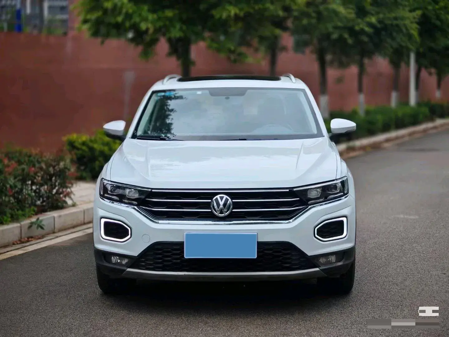 2021 VOLKSWAGEN T-ROC thumbnail 2