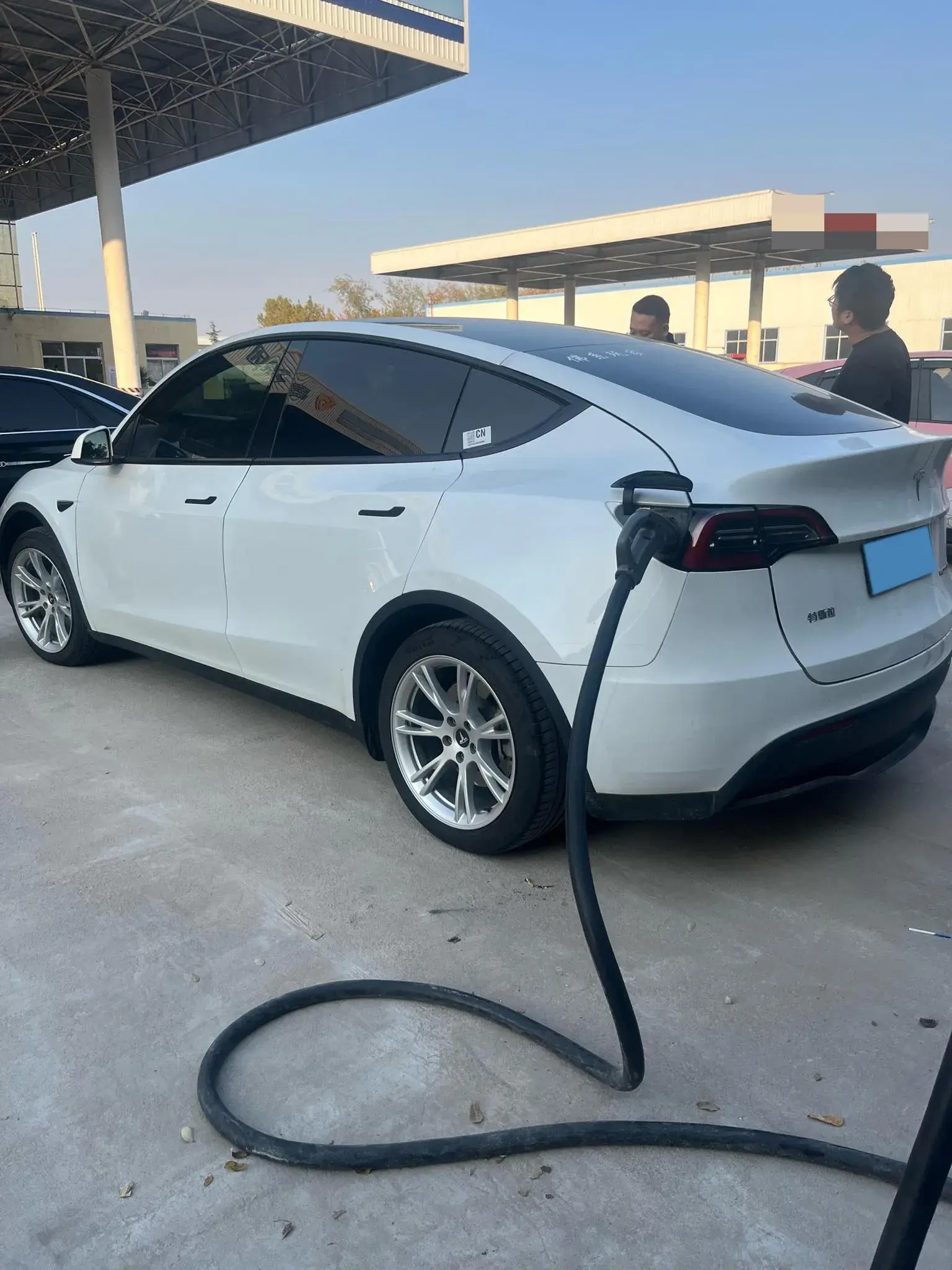 2024 TESLA MODEL thumbnail 2