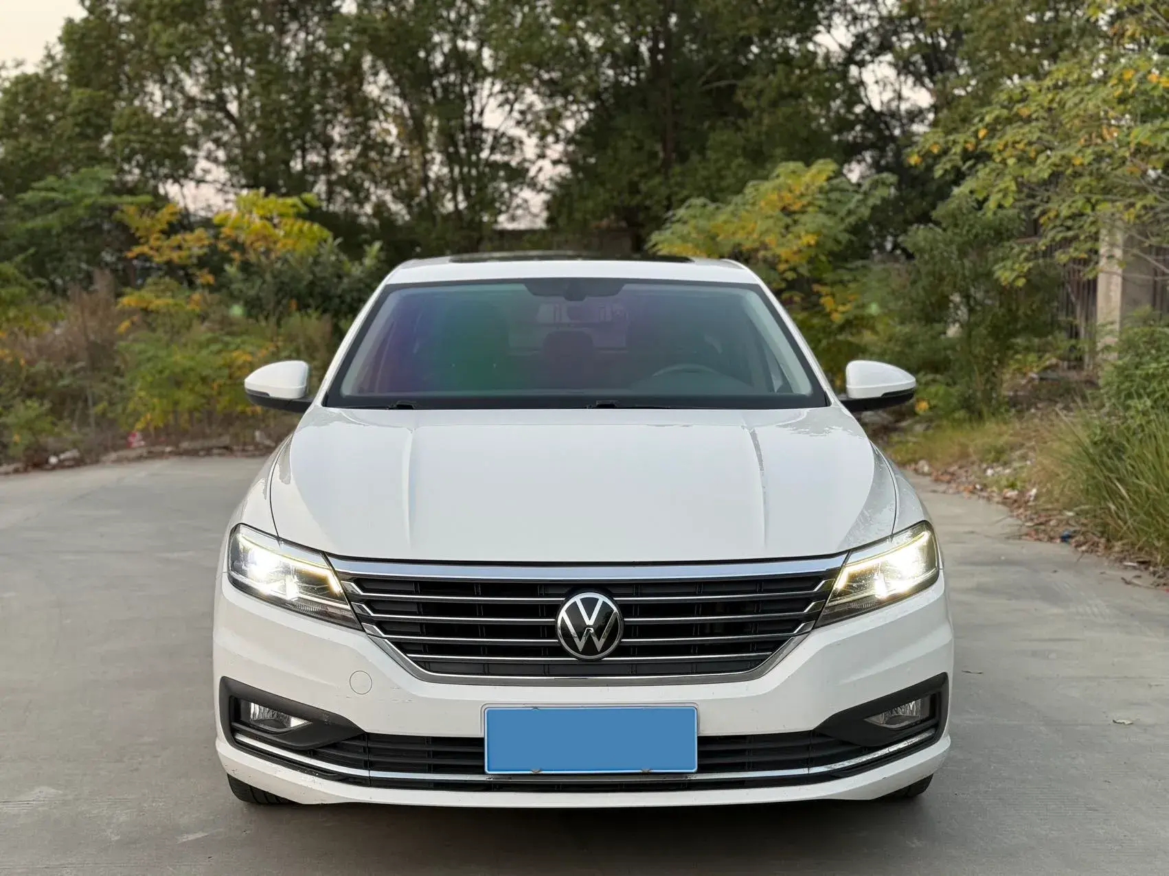 2021 VOLKSWAGEN LAVIDA thumbnail 2