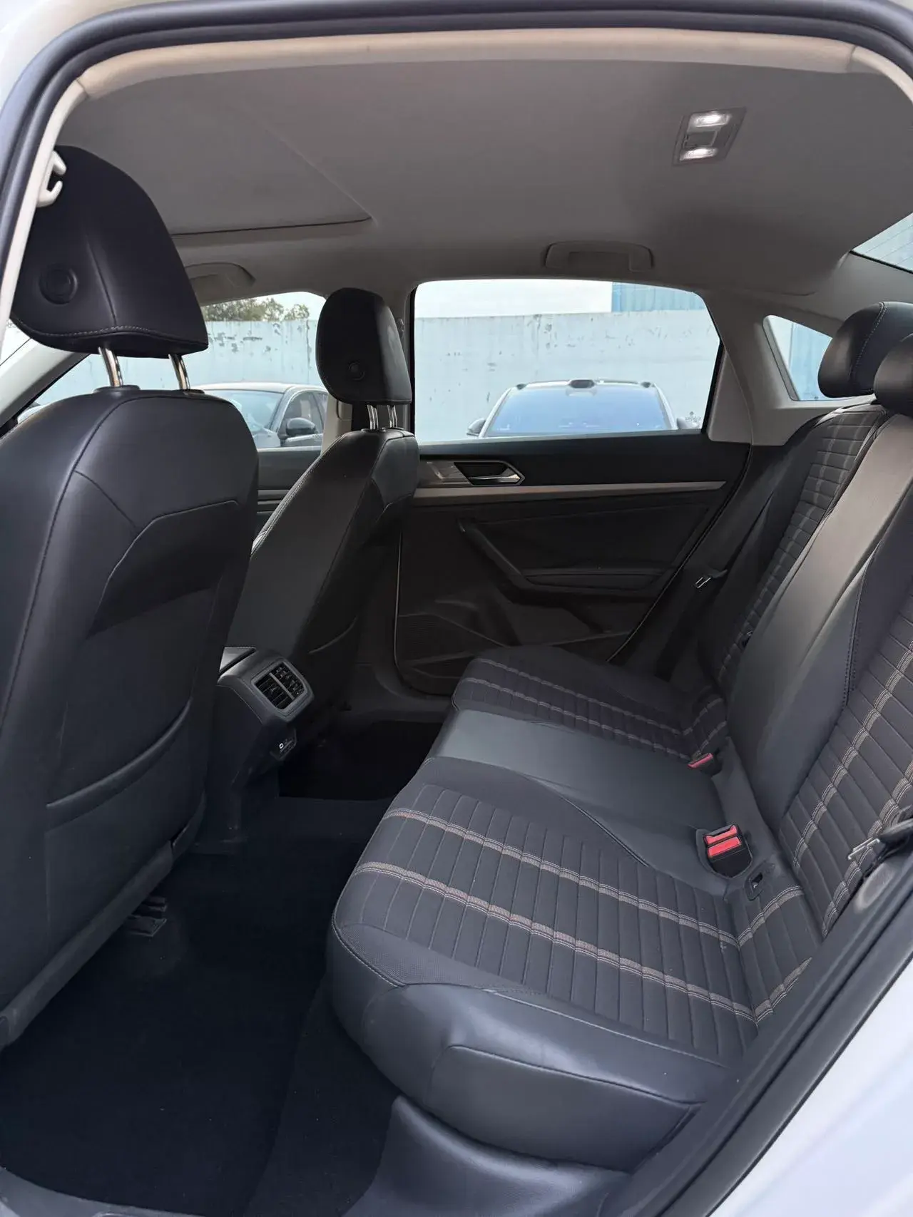 2021 VOLKSWAGEN LAVIDA thumbnail 4