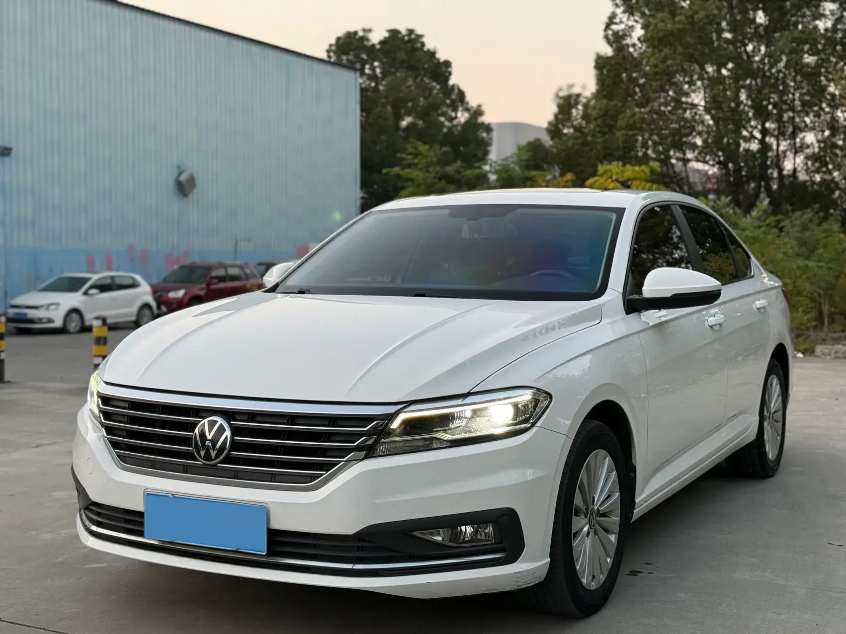 2021 VOLKSWAGEN LAVIDA view 1