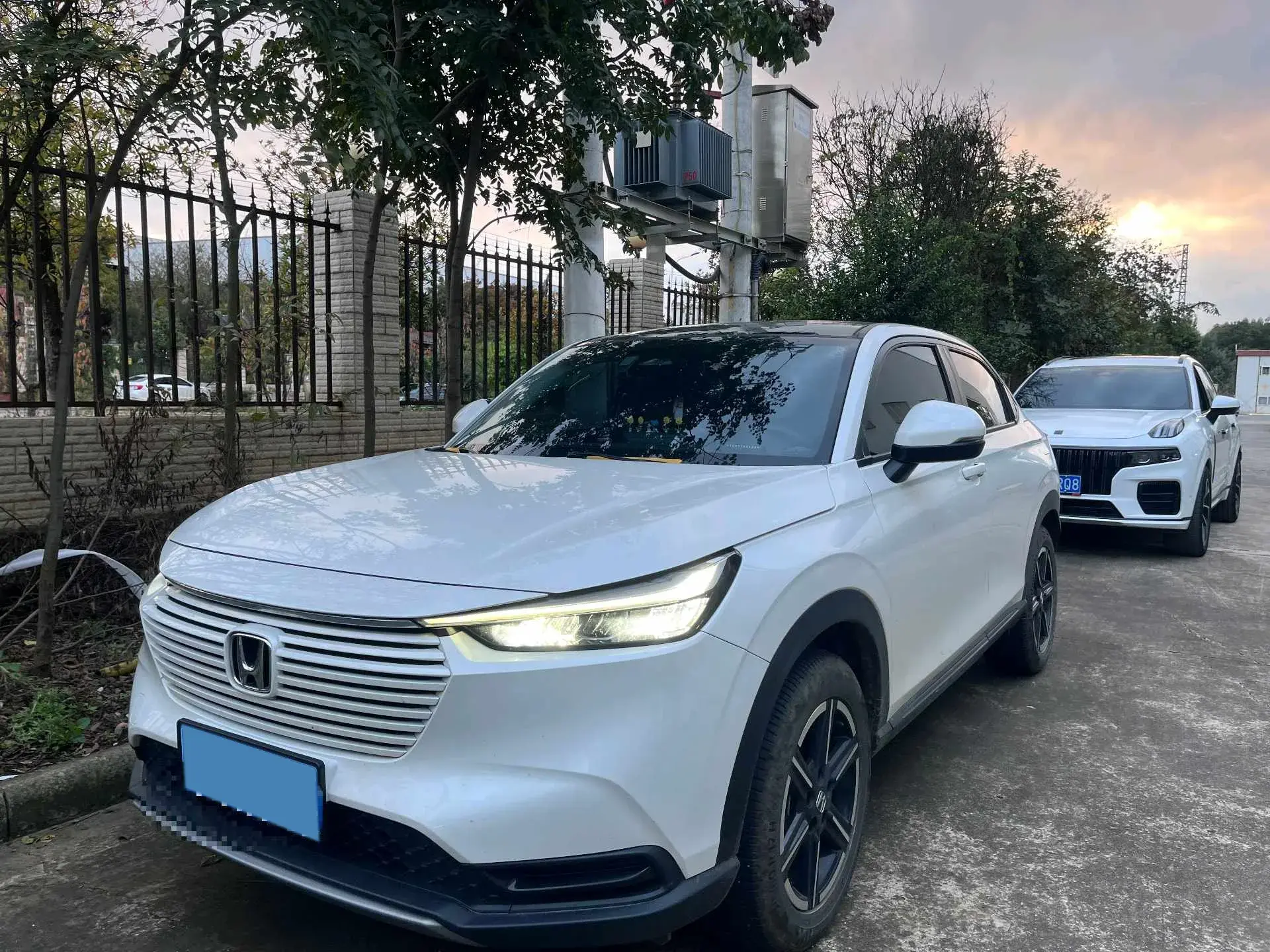 2023 HONDA VEZEL view 1