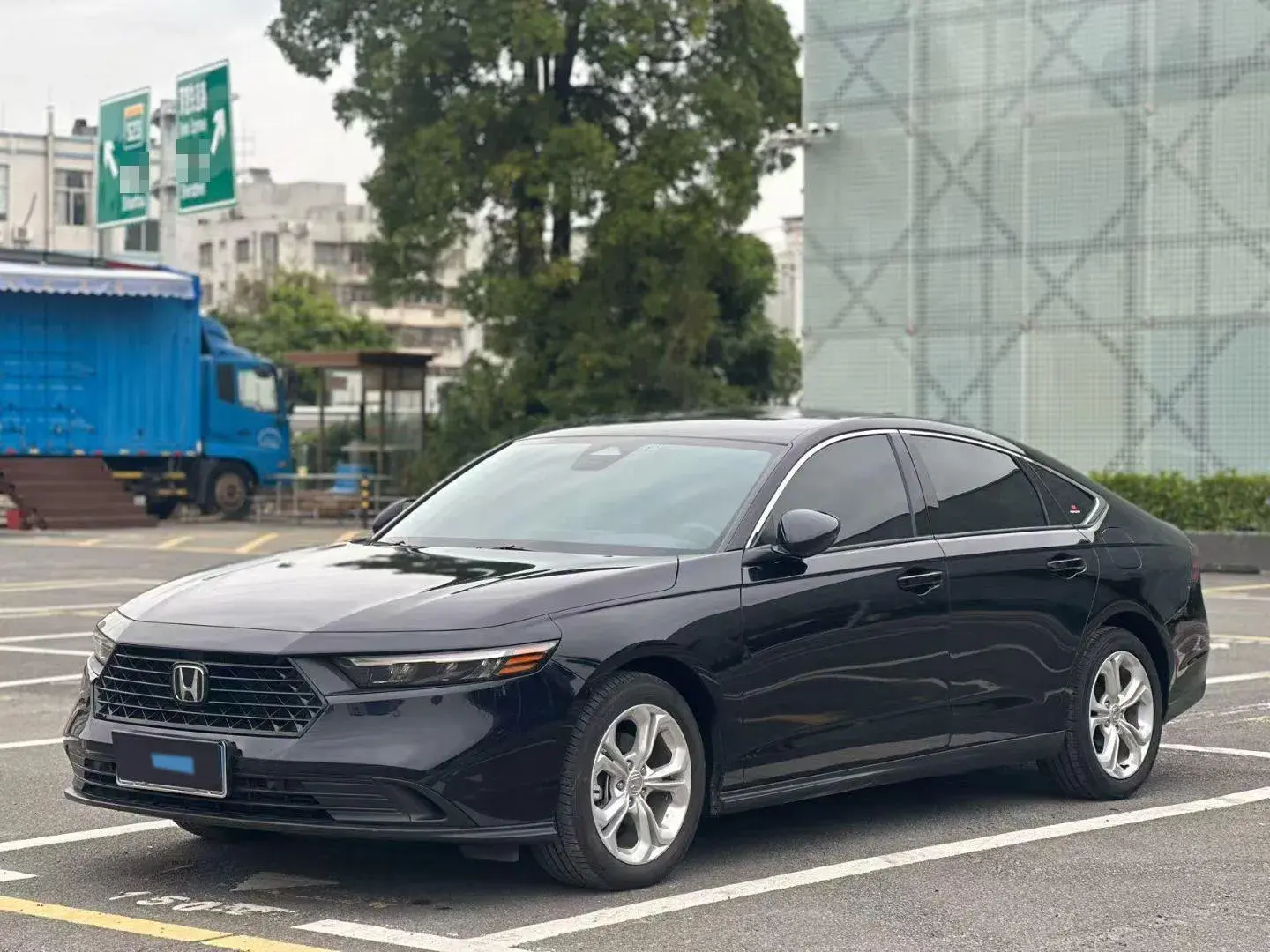 2023 HONDA ACCORD view 1