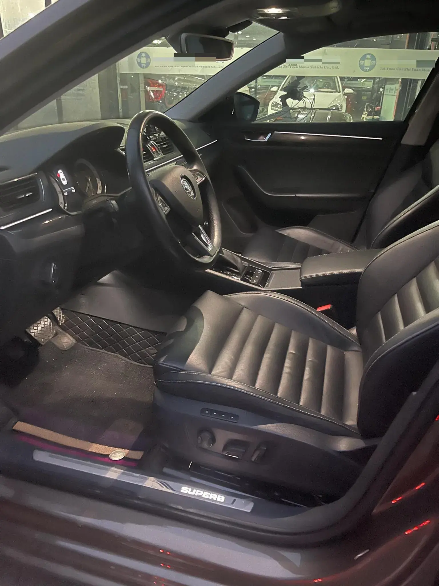 2016 SKODA SUPERB thumbnail 3