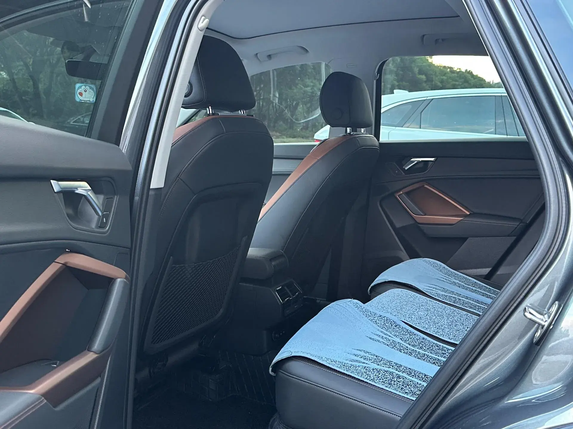 2023 AUDI Q2L thumbnail 4