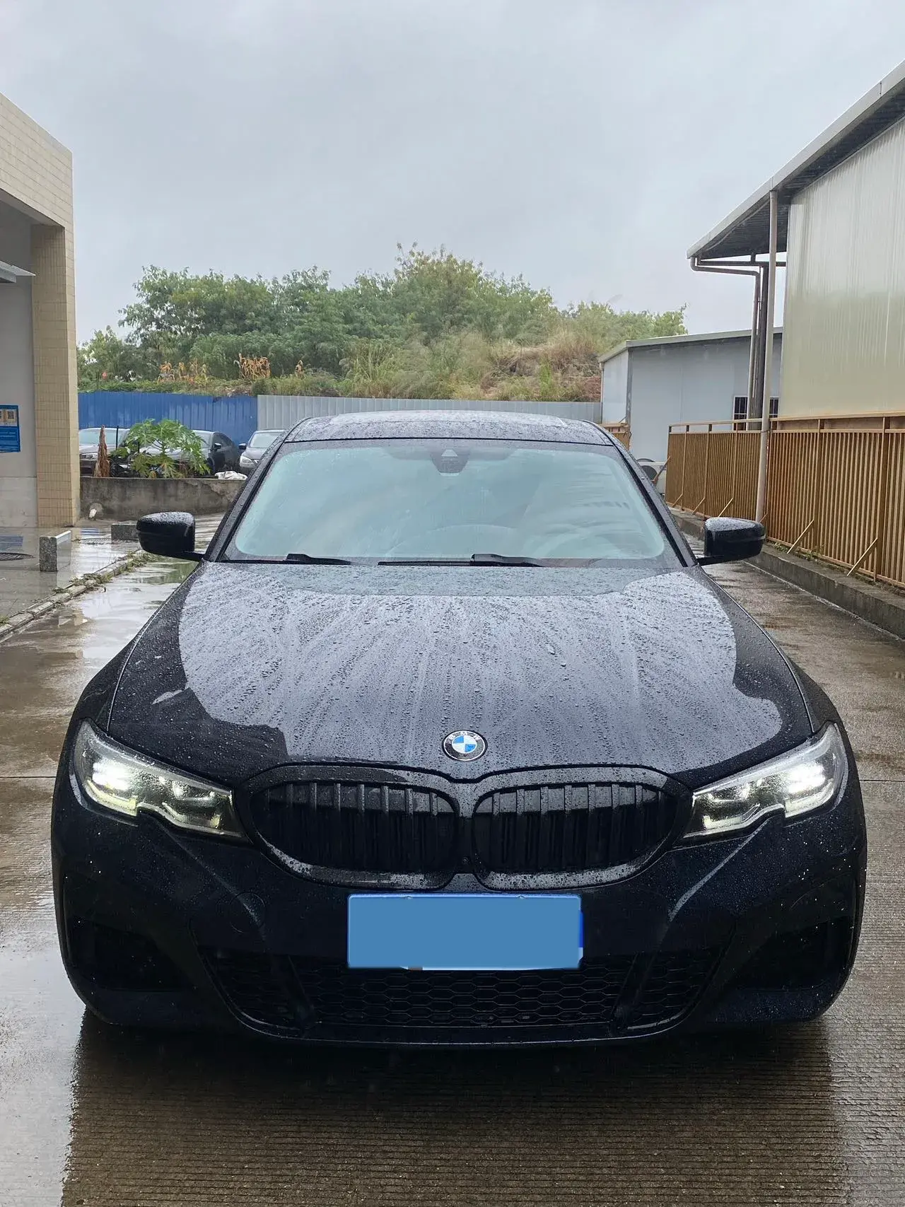 2022 BMW 3 thumbnail 2