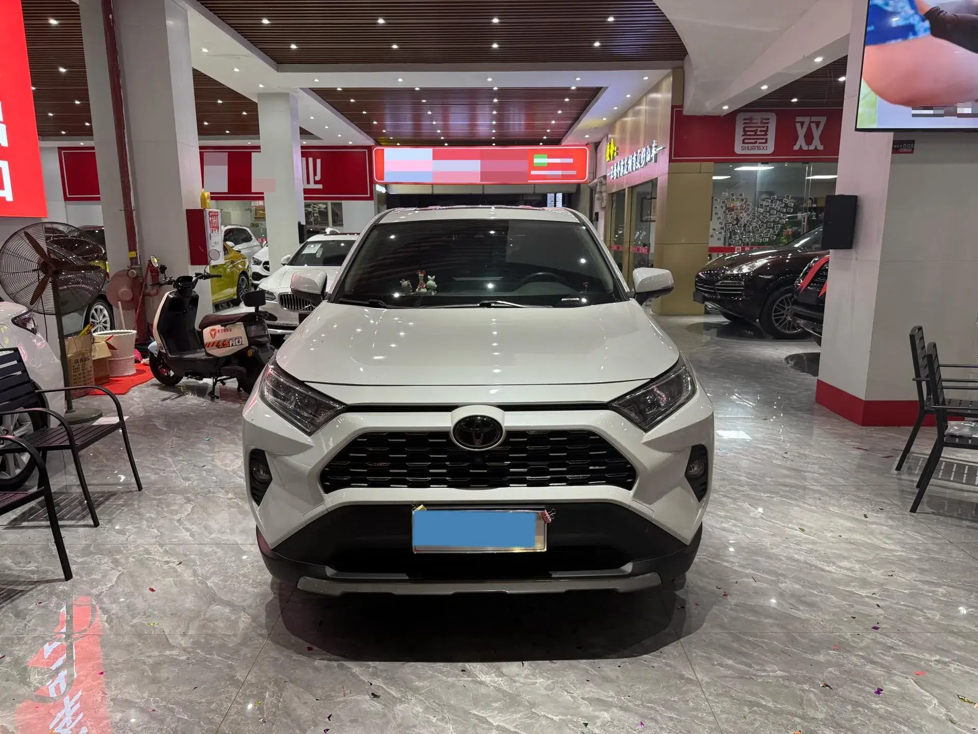 2021 TOYOTA RAV4 thumbnail 2