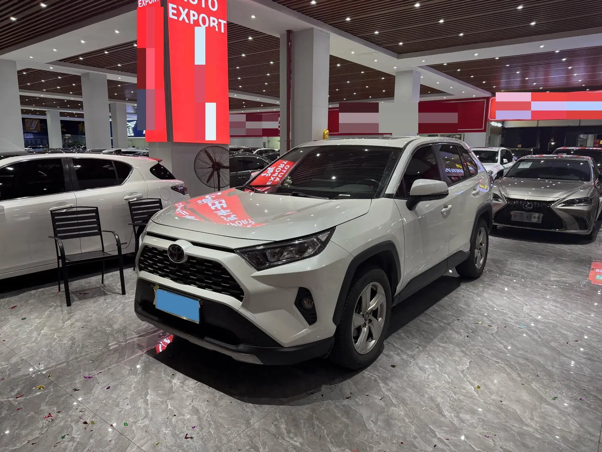 2021 TOYOTA RAV4 view 1