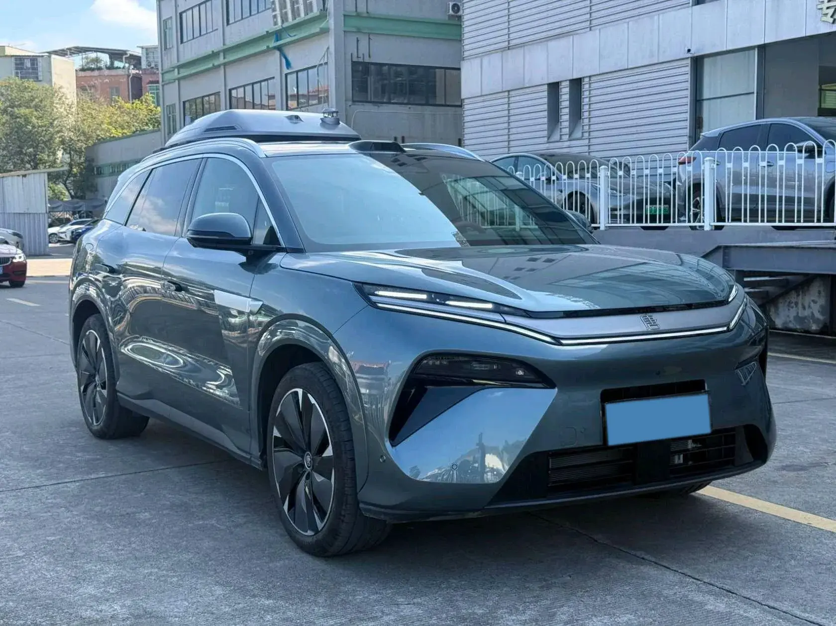 2025 BYD TANGL thumbnail 3