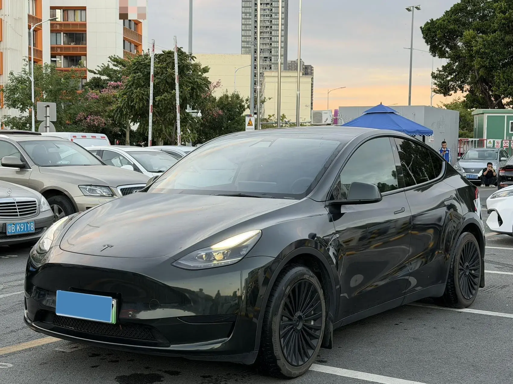 2022 TESLA MODEL view 1