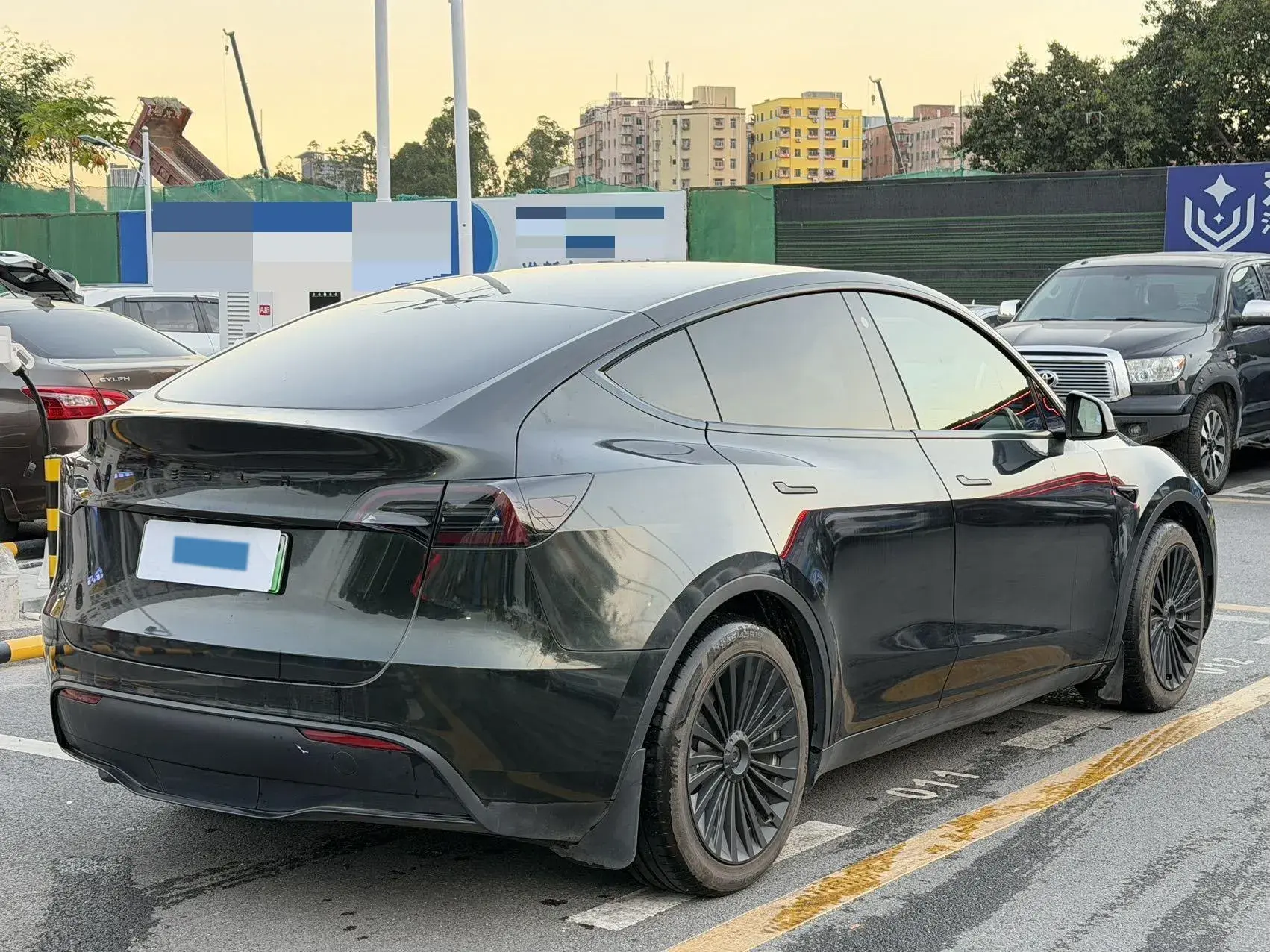 2022 TESLA MODEL thumbnail 4