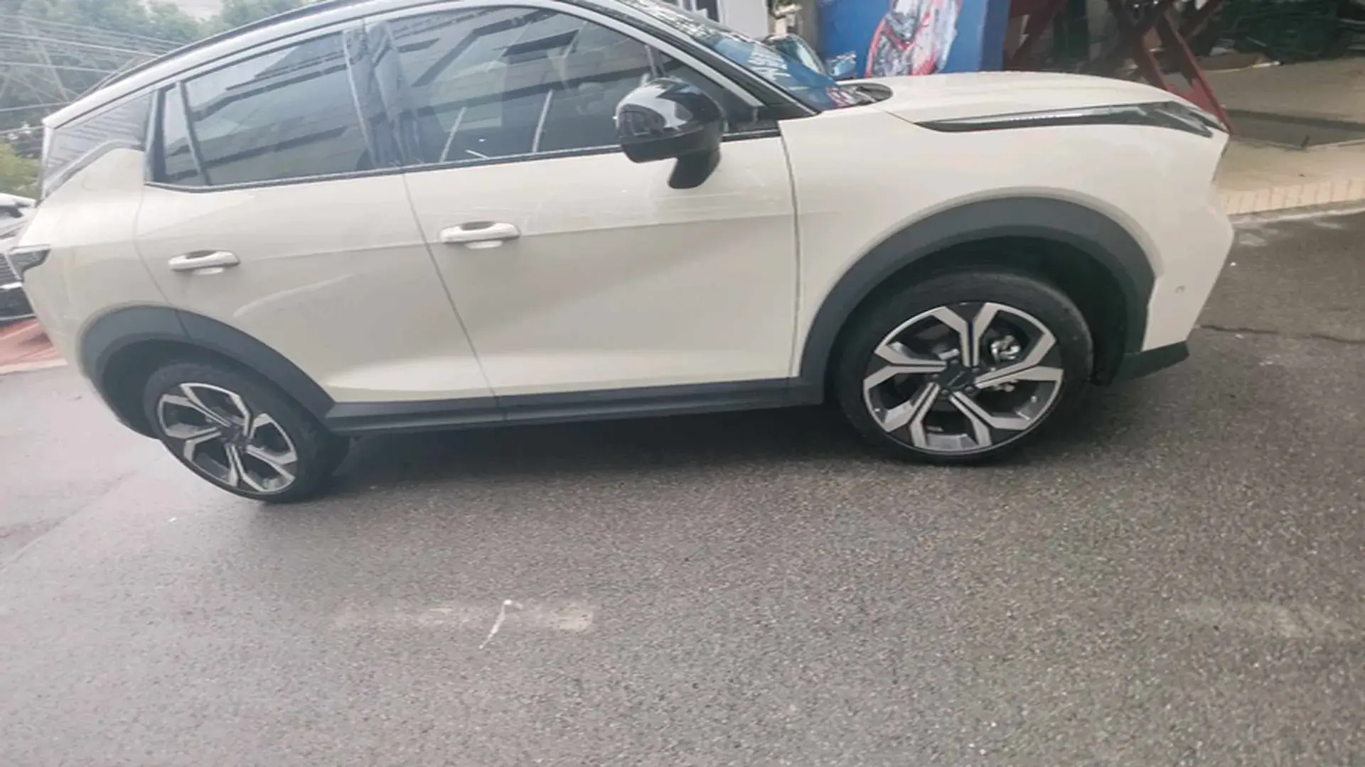 2025 LYNK&CO 06 thumbnail 2