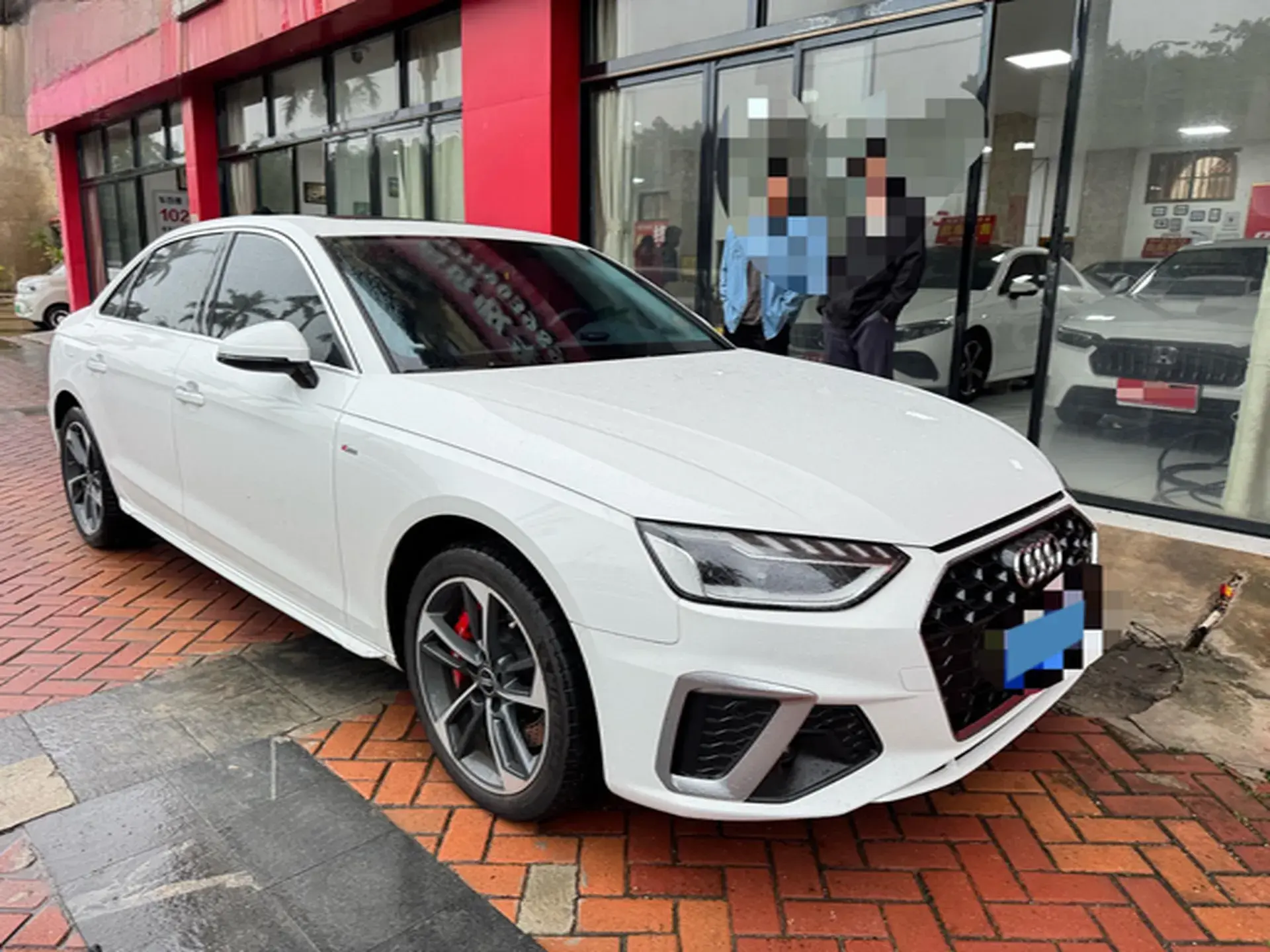 2023 AUDI A4L thumbnail 3