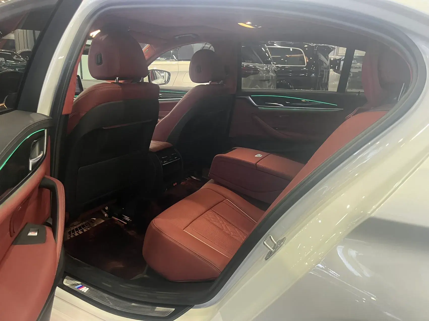 2022 BMW 5 thumbnail 3