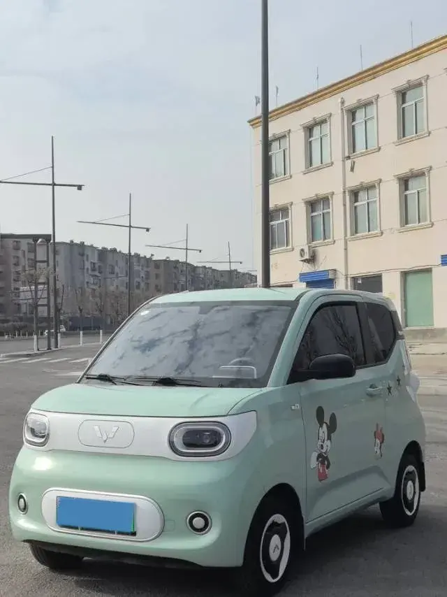 2024 WULING HONGGUANG view 1