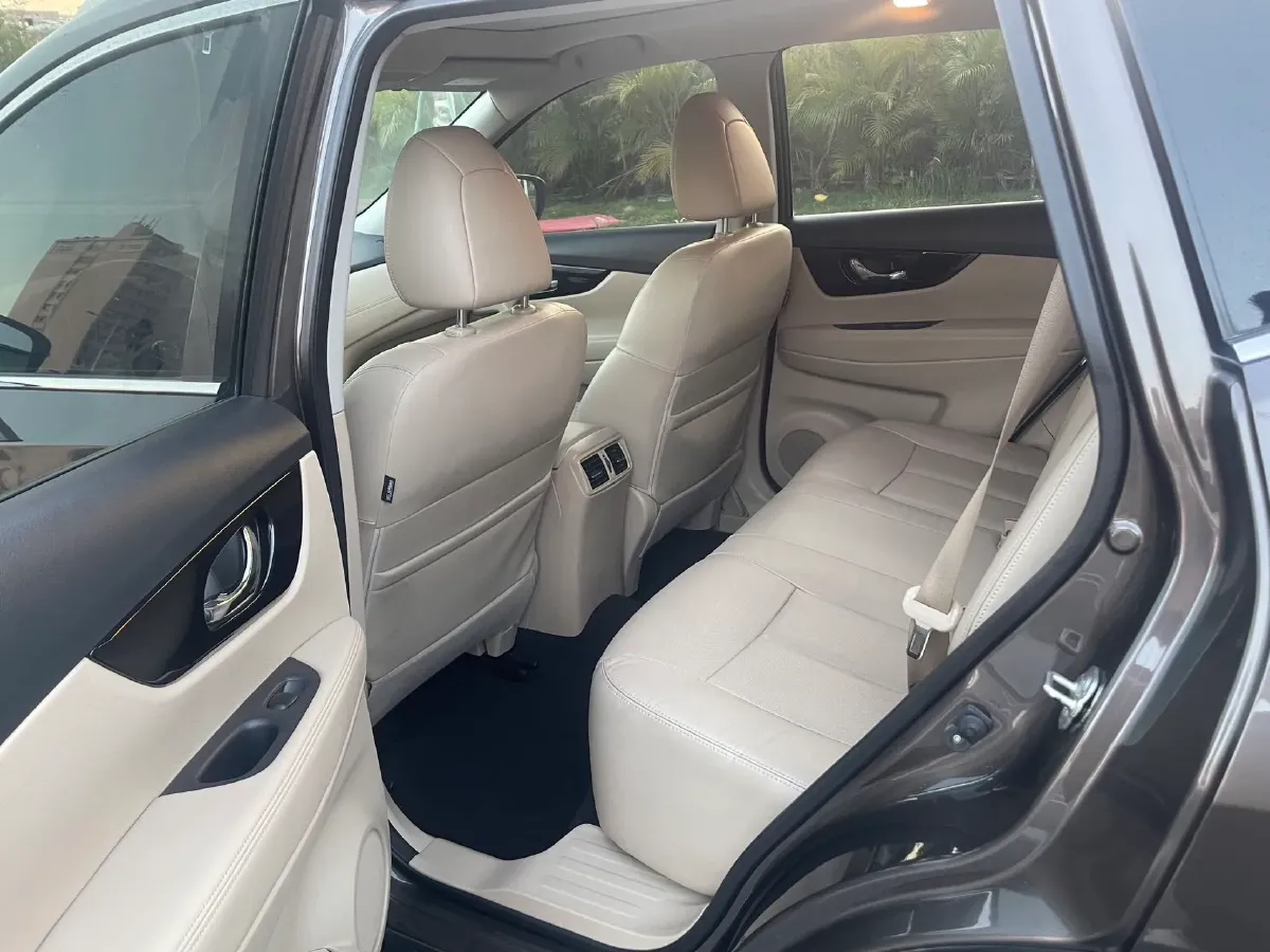 2019 Nissan X-Trail 2.0L 154HP L4 CVT,autocango,china used car exporter,china ev exporter,chinese used car exporter,chinese used ev exporter