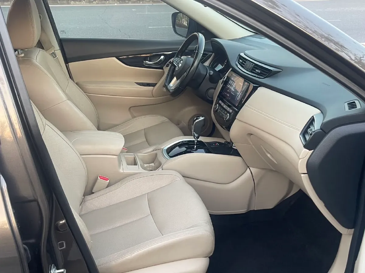 2019 Nissan X-Trail 2.0L 154HP L4 CVT,autocango,china used car exporter,china ev exporter,chinese used car exporter,chinese used ev exporter